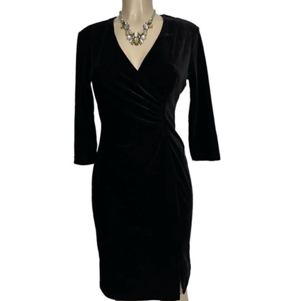 Robbie Bee Bodycon Dress Women's Size 10P Black V-Neck Surplice Velvety Outfit